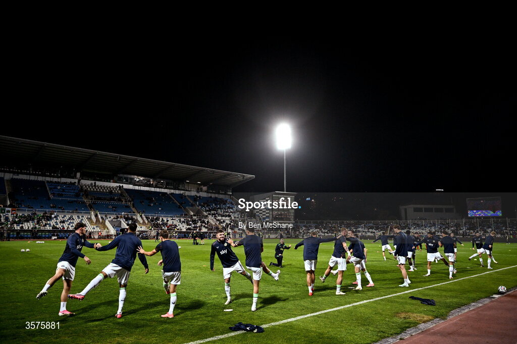 24 September 2026; Republic of Ireland players warm up before the UEFA Nations League B match between Kosovo and Republic of Ireland at Fadil Vokrri Stadium in Pristina, Kosovo. Photo by Ben McShane/Sportsfile