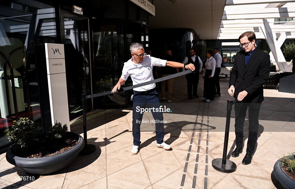 26 September 2026; Hotel employees set up a perimeter outside the Republic of Ireland team hotel in Debrecen, Hungary. Photo by Ben McShane/Sportsfile