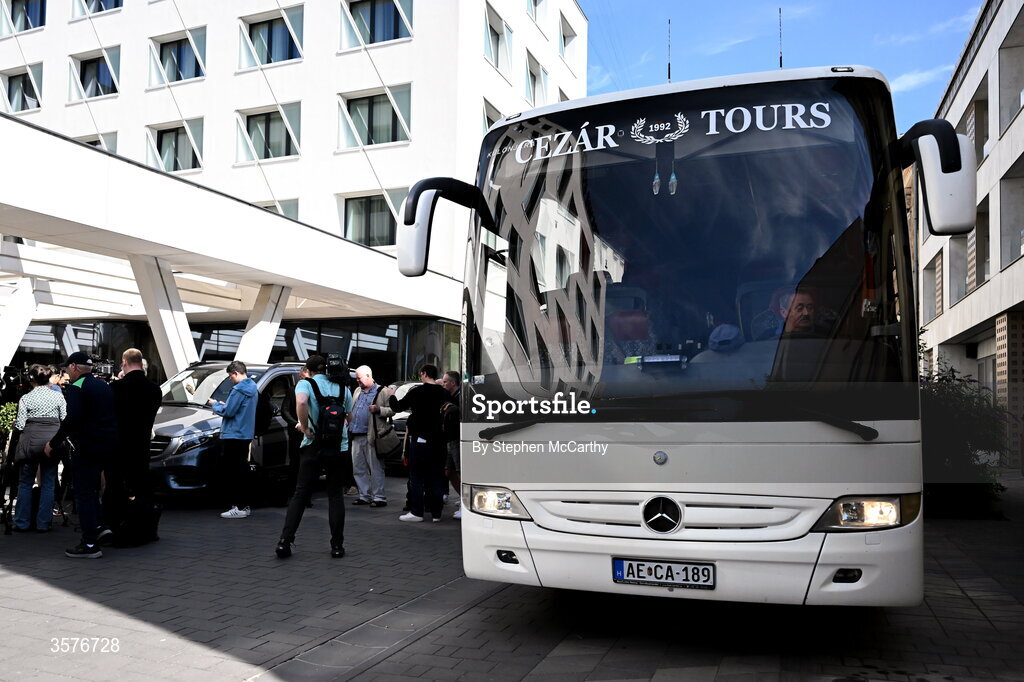 26 September 2026; Team bus parked outside the Republic of Ireland team hotel in Debrecen, Hungary. Photo by Stephen McCarthy/Sportsfile