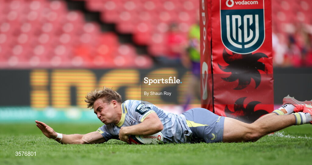 26 September 2026; Fintan Gunne of Leinster scores his side's second try during the United Rugby Championship match between Lions and Leinster at Ellis Park in Johannesburg, South Africa. Photo by Shaun Roy/Sportsfile