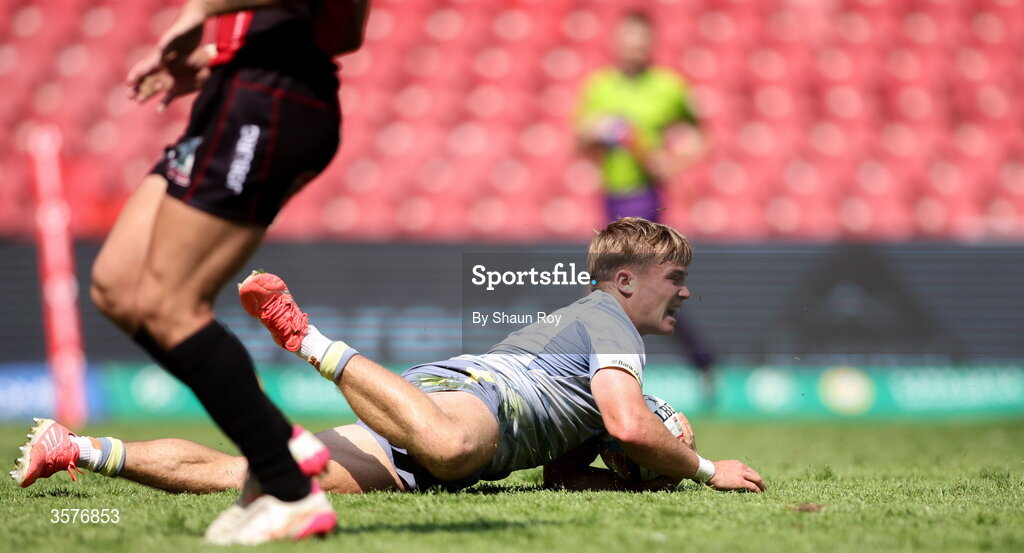 26 September 2026; Fintan Gunne of Leinster scores his side's third try during the United Rugby Championship match between Lions and Leinster at Ellis Park in Johannesburg, South Africa. Photo by Shaun Roy/Sportsfile