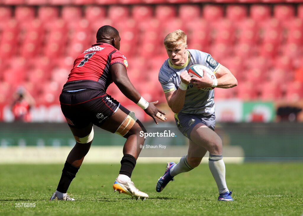 26 September 2026; Tommy O'Brien of Leinster in action against Batho Hlekani of 10bet Lions during the United Rugby Championship match between Lions and Leinster at Ellis Park in Johannesburg, South Africa. Photo by Shaun Roy/Sportsfile