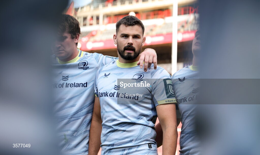 26 September 2026; Leinster captain Max Deegan speaks to his teammates after the United Rugby Championship match between Lions and Leinster at Ellis Park in Johannesburg, South Africa. Photo by Shaun Roy/Sportsfile