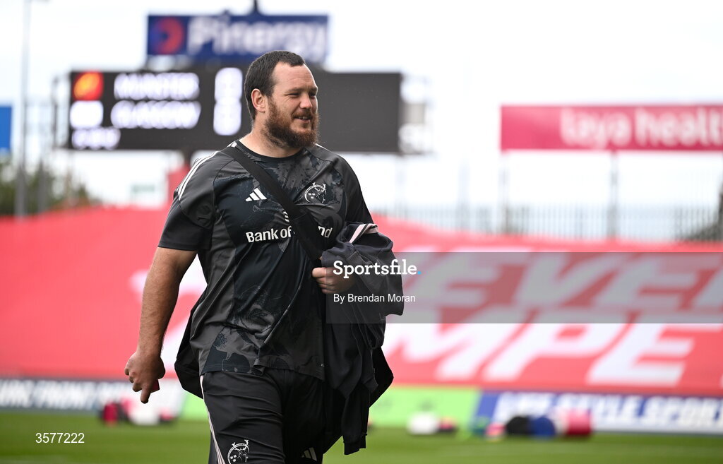 26 September 2026; Marnus van der Merwe of Munster arrives before the United Rugby Championship match between Munster and Glasgow Warriors at Thomond Park in Limerick. Photo by Brendan Moran/Sportsfile