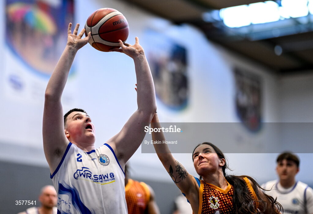 26 September 2026; Michael Dennedy of Clonaslee WBC in action against Elaine O'Halloran of Titans BC during the Basketball Ireland National Cup quarter-final between Titans BC and Clonaslee WBC in the Irish Wheelchair Association Sports Hall in Clontarf, Dublin. Photo by Eakin Howard/Sportsfile
