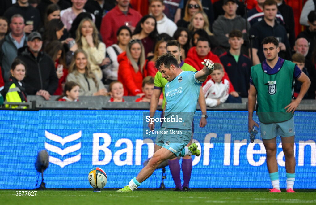 26 September 2026; George Horne of Glasgow Warriors converts his own try to give his side a 20-21 lead during the United Rugby Championship match between Munster and Glasgow Warriors at Thomond Park in Limerick. Photo by Brendan Moran/Sportsfile