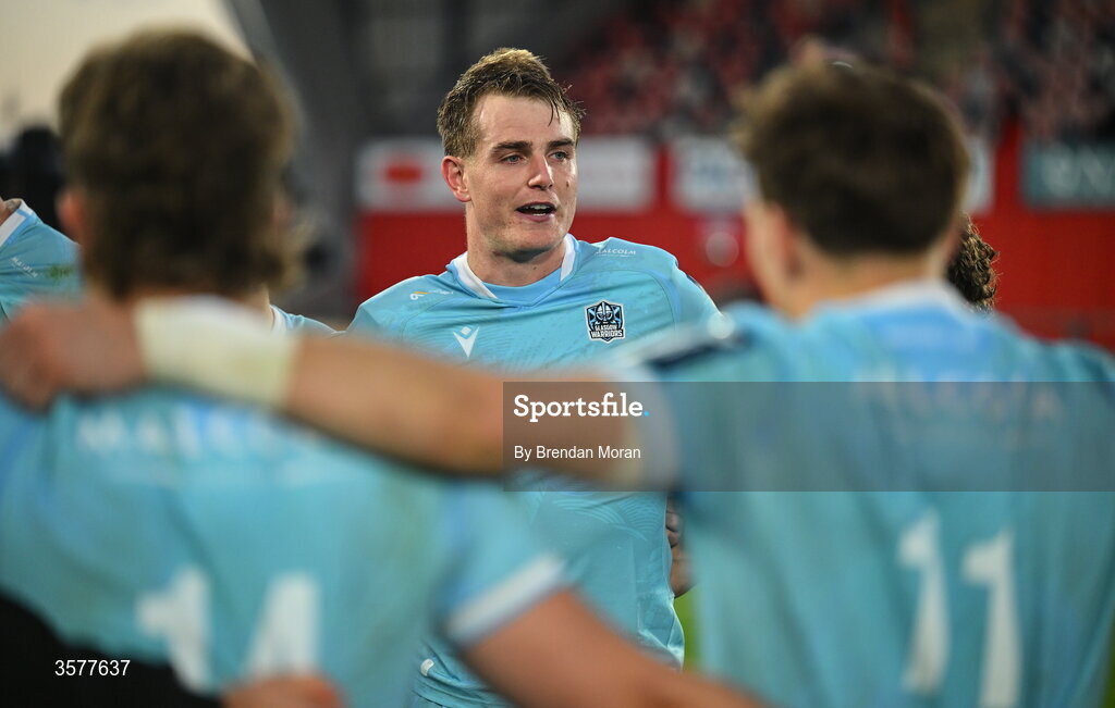 26 September 2026; Glasgow Warriors captain Stafford McDowall speaks to his teammates after the United Rugby Championship match between Munster and Glasgow Warriors at Thomond Park in Limerick. Photo by Brendan Moran/Sportsfile