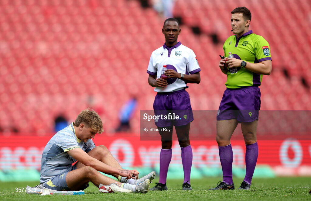 26 September 2026; Caspar Gabriel of Leinster changes boots during the United Rugby Championship match between Lions and Leinster at Ellis Park in Johannesburg, South Africa. Photo by Shaun Roy/Sportsfile