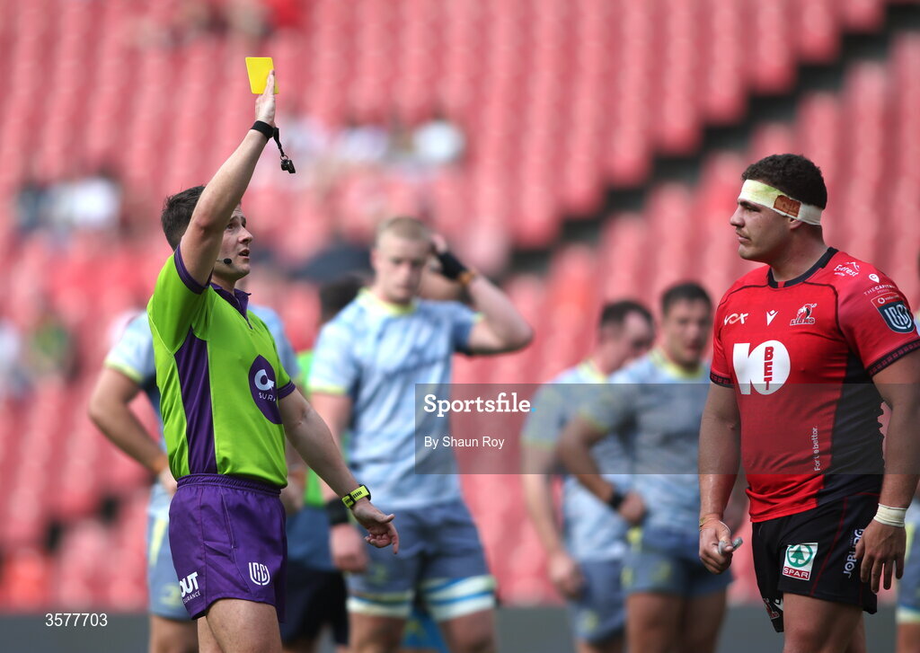26 September 2026; Referee Ben Breakspear issues Chris Smith of 10bet Lions a yellow card during the United Rugby Championship match between Lions and Leinster at Ellis Park in Johannesburg, South Africa. Photo by Shaun Roy/Sportsfile