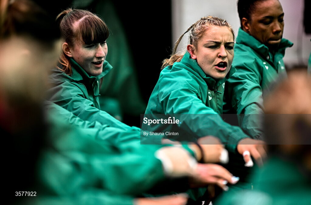 27 September 2026; Ireland captain Erin King encourages her teammates in the Ireland dressingroom before the WXV Global Series match between Ireland and Japan at Dexcom Stadium in Galway. Photo by Shauna Clinton/Sportsfile