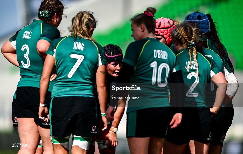 27 September 2026; Fiona Tuite-O'Sullivan of Ireland speaks to her teammates in a huddle during the WXV Global Series match between Ireland and Japan at Dexcom Stadium in Galway. Photo by Shauna Clinton/Sportsfile