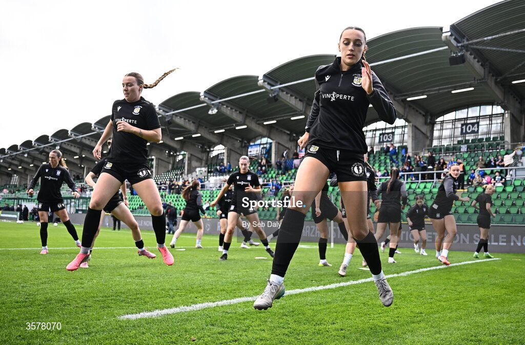 27 September 2026; Kayleigh Shine of Athlone Town, right, before the 2026 Club Orange Women's FAI Cup final between Athlone Town and Shelbourne at Tallaght Stadium in Dublin. Photo by Seb Daly/Sportsfile