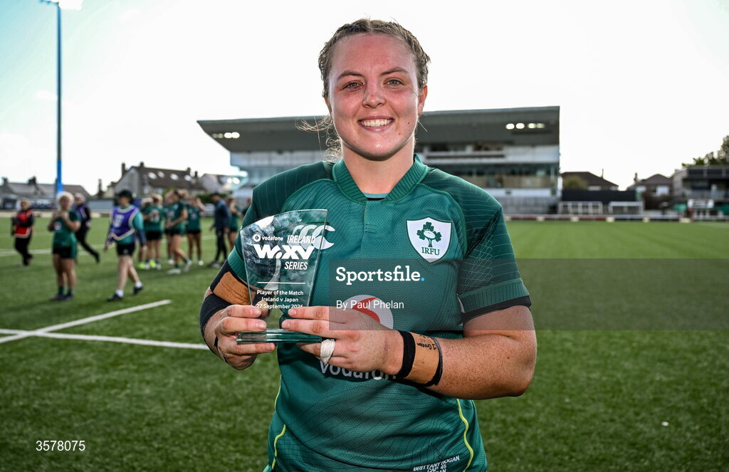 27 September 2026; Brittany Hogan of Ireland with her Vodafone Player of the Match award after the WXV Global Series match between Ireland and Japan at Dexcom Stadium in Galway. Photo by Paul Phelan/Sportsfile