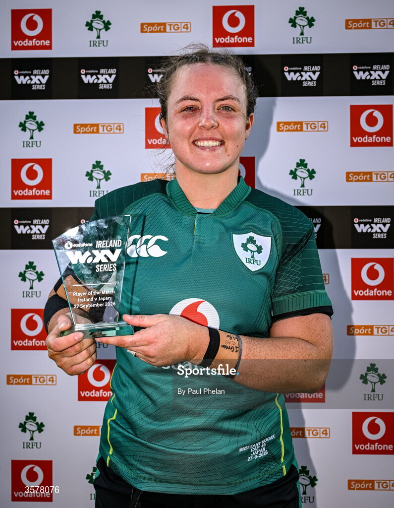 27 September 2026; Brittany Hogan of Ireland with her Vodafone Player of the Match award after the WXV Global Series match between Ireland and Japan at Dexcom Stadium in Galway. Photo by Paul Phelan/Sportsfile