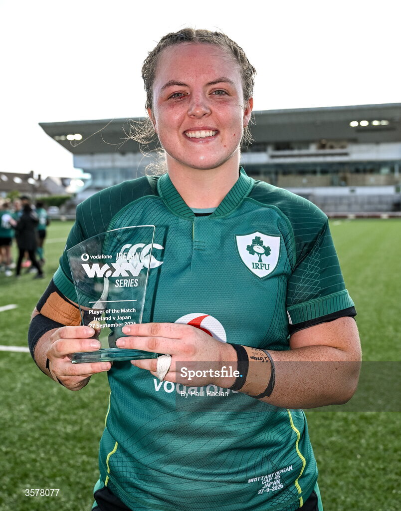 27 September 2026; Brittany Hogan of Ireland with her Vodafone Player of the Match award after the WXV Global Series match between Ireland and Japan at Dexcom Stadium in Galway. Photo by Paul Phelan/Sportsfile
