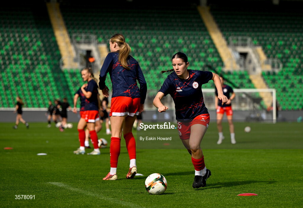 27 September 2026; Caoimhe O’Brien of Shelbourne during warm ups before the 2026 Club Orange Women's FAI Cup final between Athlone Town and Shelbourne at Tallaght Stadium in Dublin. Photo by Eakin Howard/Sportsfile
