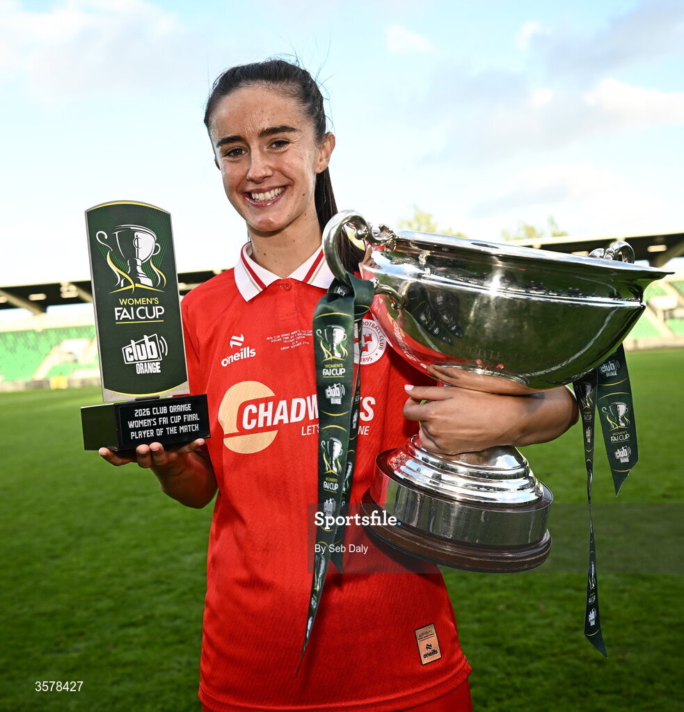 27 September 2026; Player of the match Shelbourne's Alex Kavanagh with her award and the trophy after the 2026 Club Orange Women's FAI Cup final between Athlone Town and Shelbourne at Tallaght Stadium in Dublin. Photo by Seb Daly/Sportsfile