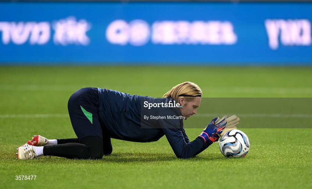27 September 2026; Republic of Ireland goalkeeper Caoimhín Kelleher warms up before the UEFA Nations League B match between Israel and the Republic of Ireland at Nagyerdei Stadion in Debrecen, Hungary. Photo by Stephen McCarthy/Sportsfile