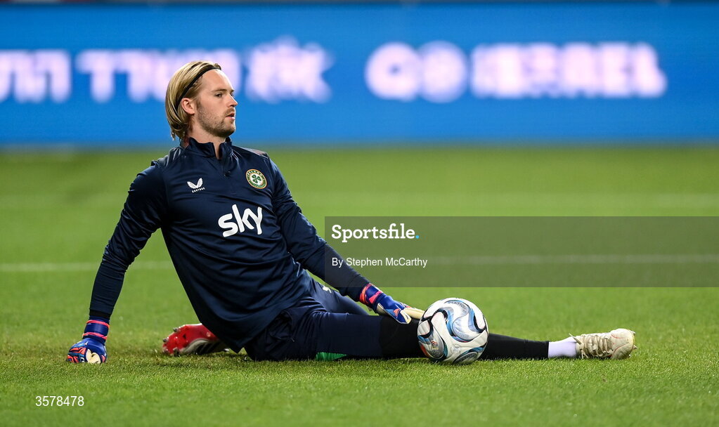 27 September 2026; Republic of Ireland goalkeeper Caoimhín Kelleher warms up before the UEFA Nations League B match between Israel and the Republic of Ireland at Nagyerdei Stadion in Debrecen, Hungary. Photo by Stephen McCarthy/Sportsfile