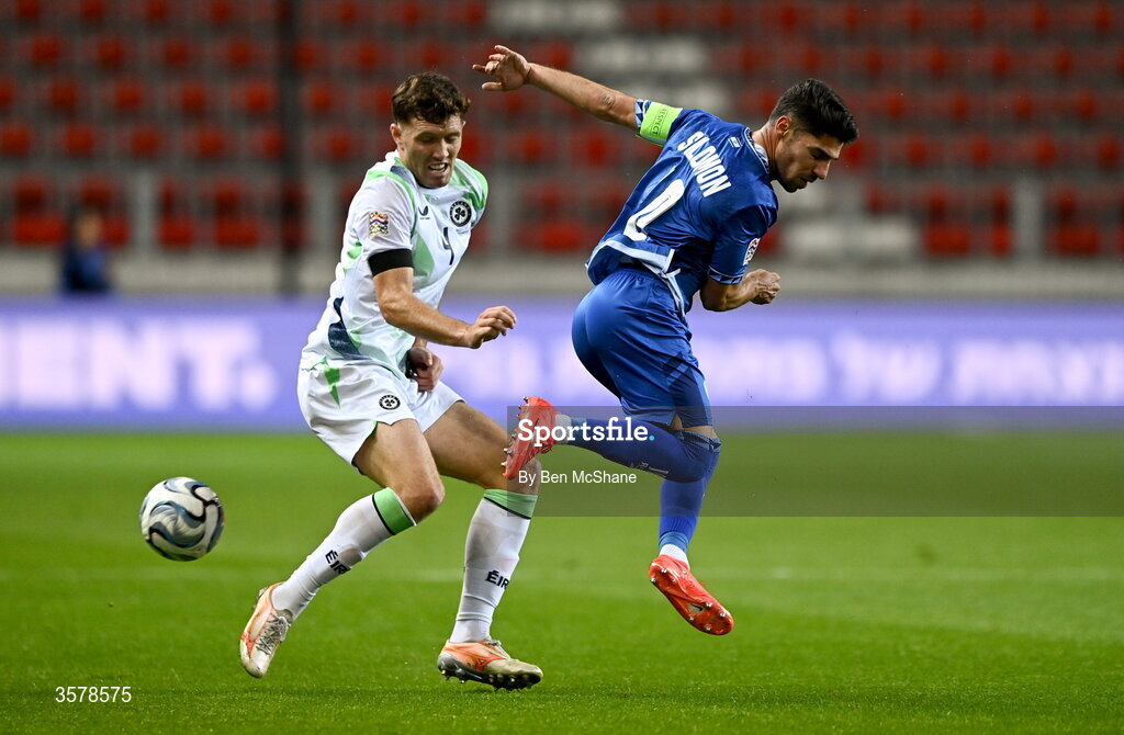 27 September 2026; Manor Solomon of Israel in action against Dara O'Shea of Republic of Ireland during the UEFA Nations League B match between Israel and the Republic of Ireland at Nagyerdei Stadion in Debrecen, Hungary. Photo by Ben McShane/Sportsfile