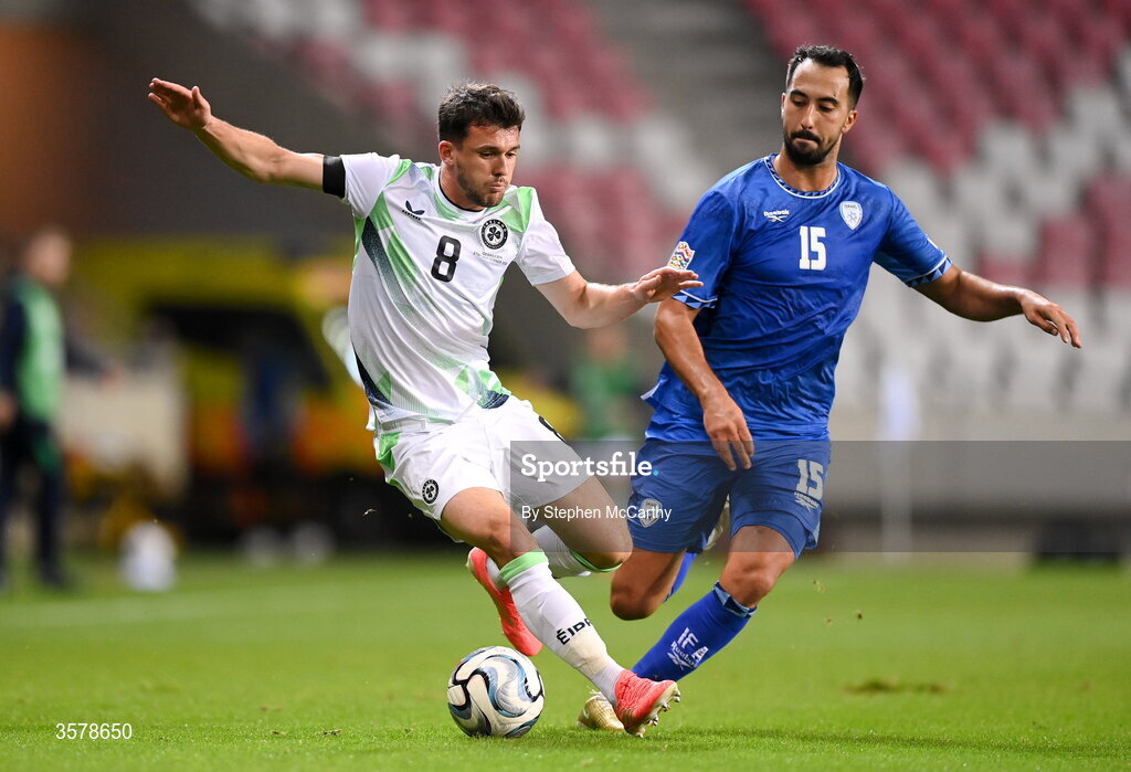 27 September 2026; Jason Knight of Republic of Ireland holds off the challenge of Eliel Peretz of Israel during the UEFA Nations League B match between Israel and the Republic of Ireland at Nagyerdei Stadion in Debrecen, Hungary. Photo by Stephen McCarthy/Sportsfile