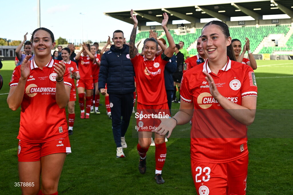 27 September 2026; Halle Harcourt of Shelbourne, right, after the 2026 Club Orange Women's FAI Cup final between Athlone Town and Shelbourne at Tallaght Stadium in Dublin. Photo by Seb Daly/Sportsfile