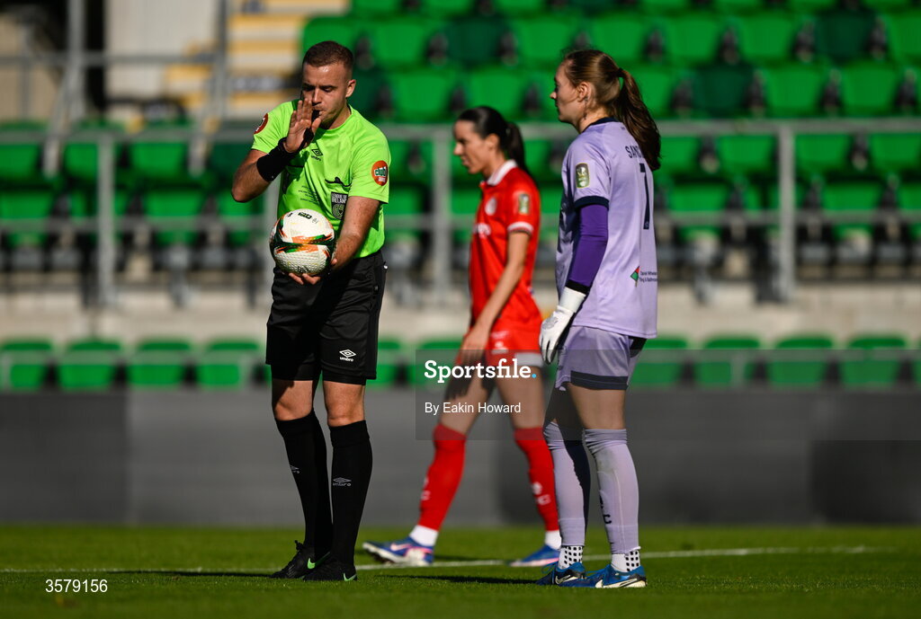 27 September 2026; Referee Mark Patchhell drops the ball for Shelbourne goalkeeper Mya Sanchez during the 2026 Club Orange Women's FAI Cup final between Athlone Town and Shelbourne at Tallaght Stadium in Dublin. Photo by Eakin Howard/Sportsfile