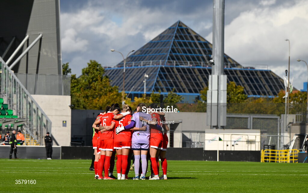 27 September 2026; Shelbourne huddle before the 2026 Club Orange Women's FAI Cup final between Athlone Town and Shelbourne at Tallaght Stadium in Dublin. Photo by Eakin Howard/Sportsfile