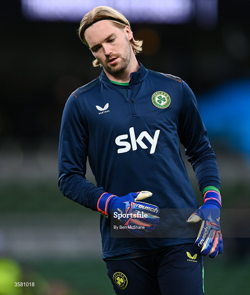 1 October 2026; Republic of Ireland goalkeeper Caoimhín Kelleher warms up before the UEFA Nations League B match between the Republic of Ireland and Austria at the Aviva Stadium in Dublin. Photo by Ben McShane/Sportsfile