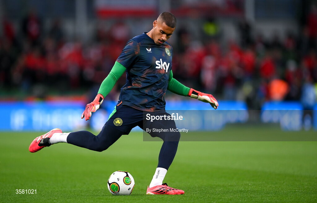 1 October 2026; Republic of Ireland goalkeeper Gavin Bazunu warms up before the UEFA Nations League B match between the Republic of Ireland and Austria at the Aviva Stadium in Dublin. Photo by Stephen McCarthy/Sportsfile