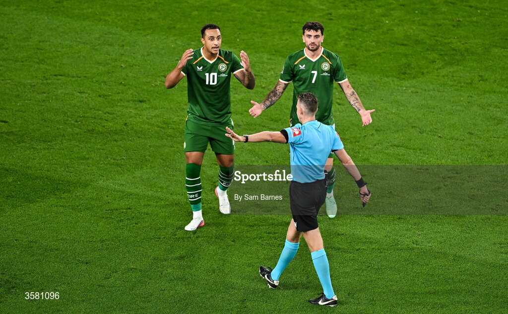 1 October 2026; Adam Idah, left, and Troy Parrott of Republic of Ireland remonstrate with referee Allard Lindhout during the UEFA Nations League B match between the Republic of Ireland and Austria at the Aviva Stadium in Dublin. Photo by Sam Barnes/Sportsfile