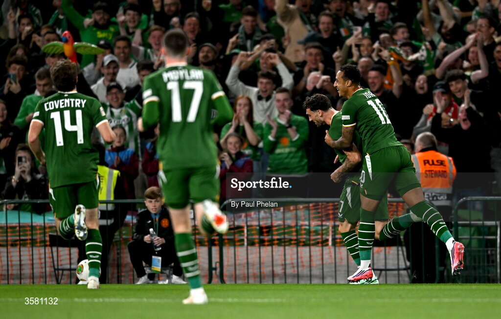 1 October 2026; Troy Parrott of Republic of Ireland, second from right, celebrates with team-mate Adam Idah after scoring their side's first goal during the UEFA Nations League B match between the Republic of Ireland and Austria at the Aviva Stadium in Dublin. Photo by Paul Phelan/Sportsfile