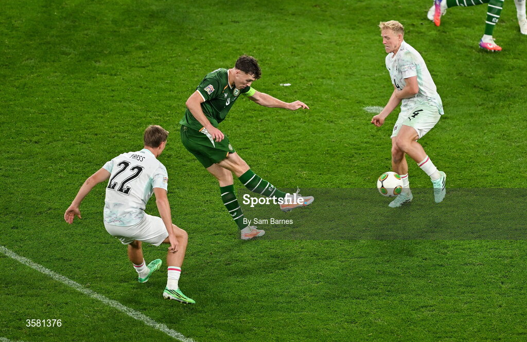 1 October 2026; Dara O'Shea of Republic of Ireland has a shot on goal during the UEFA Nations League B match between the Republic of Ireland and Austria at the Aviva Stadium in Dublin. Photo by Sam Barnes/Sportsfile