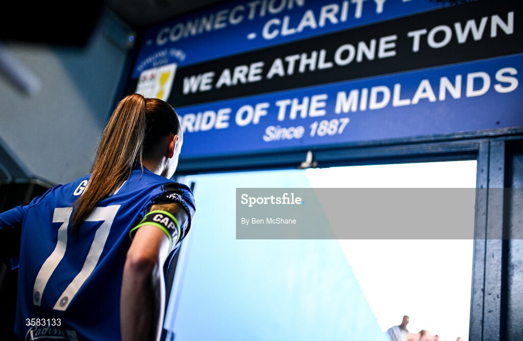 3 October 2026; Athlone Town captain Madie Gibson prepares to lead her side out before the SSE Airtricity Women's Premier Division match between Athlone Town and Galway United at Athlone Town Stadium in Lissywollen, Athlone, Westmeath. Photo by Ben McShane/Sportsfile