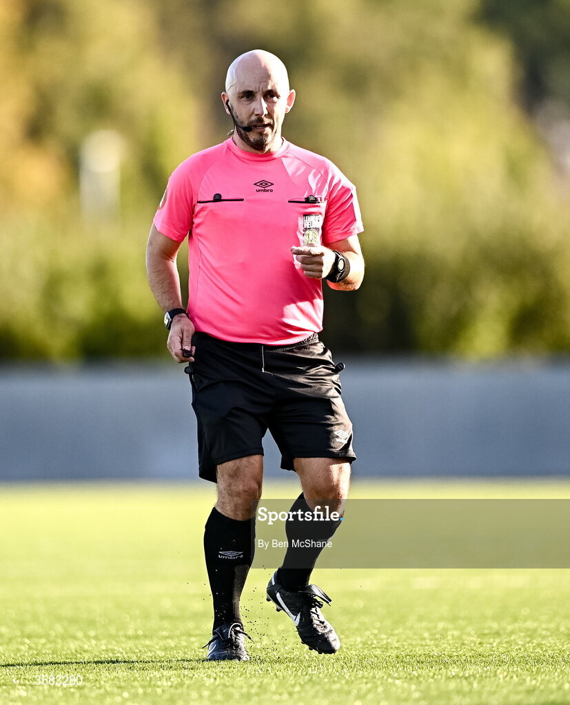 3 October 2026; Referee Daryl Carolan during the SSE Airtricity Women's Premier Division match between Athlone Town and Galway United at Athlone Town Stadium in Lissywollen, Athlone, Westmeath. Photo by Ben McShane/Sportsfile