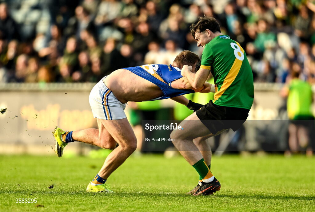 3 October 2026; Adam Waddick of Thomas Davis pulls the jersey of Ciarán Kilkenny of Castleknock during the Dublin County Senior Club Football Championship semi-final match between Thomas Davis and Castleknock at Parnell Park in Dublin. Photo by Paul Phelan/Sportsfile