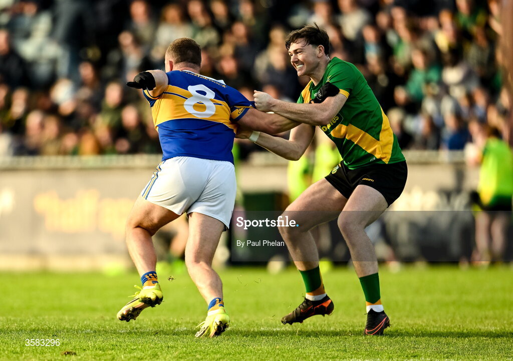 3 October 2026; Adam Waddick of Thomas Davis pulls the jersey of Ciarán Kilkenny of Castleknock during the Dublin County Senior Club Football Championship semi-final match between Thomas Davis and Castleknock at Parnell Park in Dublin. Photo by Paul Phelan/Sportsfile