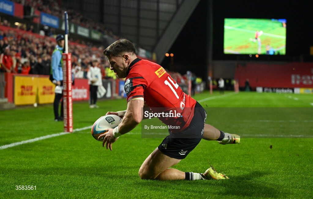 3 October 2026; Diarmuid Kilgallen of Munster scores his side's first try during the United Rugby Championship match between Munster and Vodacom Bulls at Thomond Park in Limerick. Photo by Brendan Moran/Sportsfile