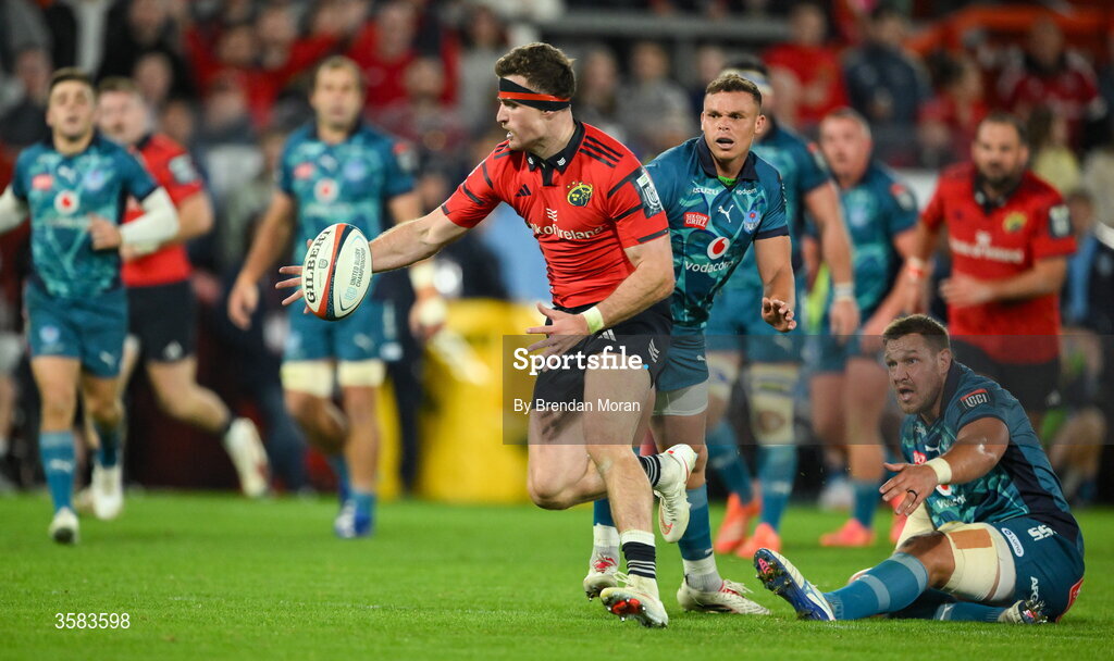3 October 2026; Shane Daly of Munster makes a break during the United Rugby Championship match between Munster and Vodacom Bulls at Thomond Park in Limerick. Photo by Brendan Moran/Sportsfile