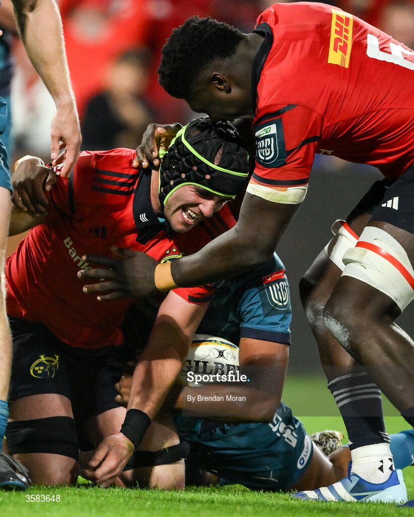 3 October 2026; Alex Kendellen of Munster celebrates after scoring his side's fourth try during the United Rugby Championship match between Munster and Vodacom Bulls at Thomond Park in Limerick. Photo by Brendan Moran/Sportsfile