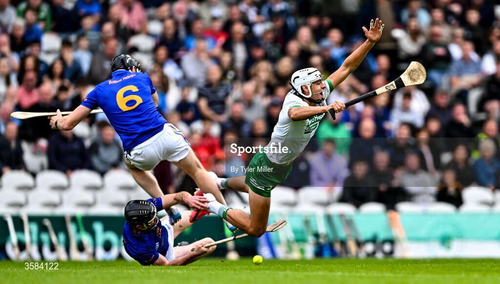 4 October 2026; Alan Walsh of Kanturk is tackled by Damien Cahalane, 6, and Eoghan Finn of St Finbarrs during the Cork County Senior Club Hurling Championship semi-final match between Kanturk and St Finbarrs at SuperValu Páirc Uí Chaoimh in Cork. Photo by Tyler Miller/Sportsfile