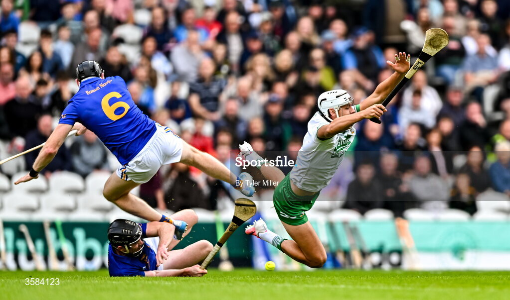 4 October 2026; Alan Walsh of Kanturk is tackled by Damien Cahalane, 6, and Eoghan Finn of St Finbarrs during the Cork County Senior Club Hurling Championship semi-final match between Kanturk and St Finbarrs at SuperValu Páirc Uí Chaoimh in Cork. Photo by Tyler Miller/Sportsfile