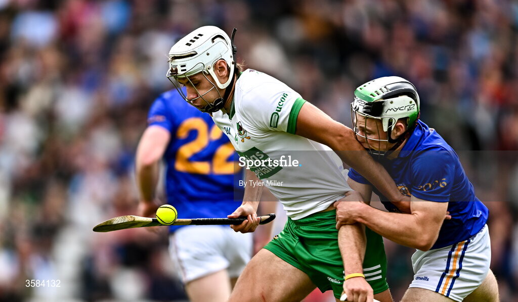 4 October 2026; Alan Walsh of Kanturk in action against Sean Daly of St Finbarrs during the Cork County Senior Club Hurling Championship semi-final match between Kanturk and St Finbarrs at SuperValu Páirc Uí Chaoimh in Cork. Photo by Tyler Miller/Sportsfile