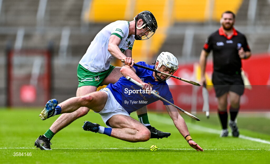 4 October 2026; Ciarán Doolan of St Finbarrs in action against Conor Noonan of Kanturk during the Cork County Senior Club Hurling Championship semi-final match between Kanturk and St Finbarrs at SuperValu Páirc Uí Chaoimh in Cork. Photo by Tyler Miller/Sportsfile