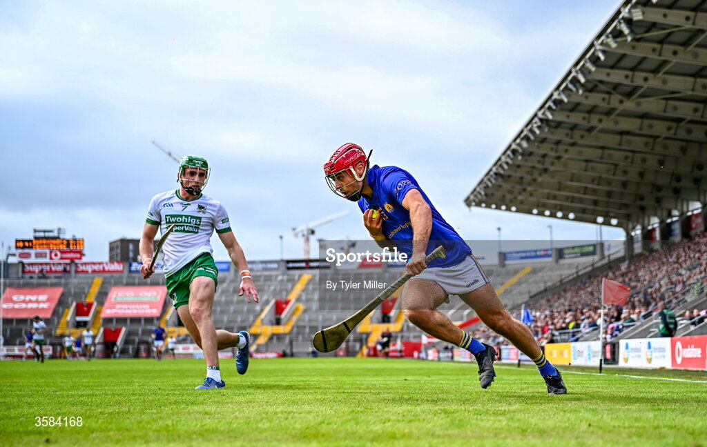 4 October 2026; William Buckley of St Finbarrs in action against Tommy Walsh of Kanturk during the Cork County Senior Club Hurling Championship semi-final match between Kanturk and St Finbarrs at SuperValu Páirc Uí Chaoimh in Cork. Photo by Tyler Miller/Sportsfile