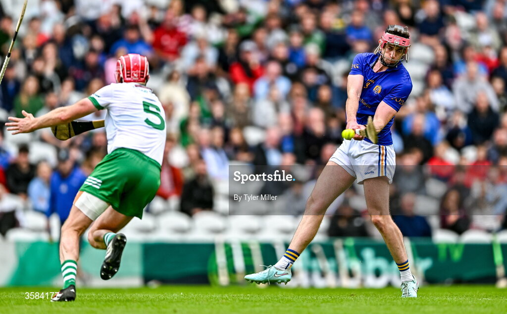 4 October 2026; Ethan Twomey of St Finbarrs shoots to score his side's first goal during the Cork County Senior Club Hurling Championship semi-final match between Kanturk and St Finbarrs at SuperValu Páirc Uí Chaoimh in Cork. Photo by Tyler Miller/Sportsfile