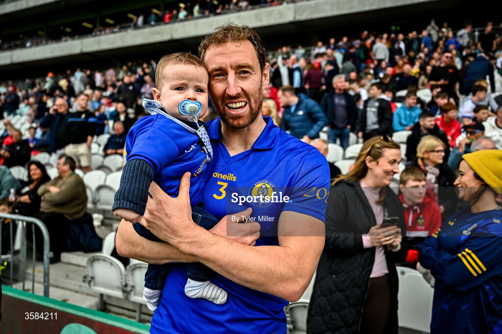 4 October 2026; Jamie Burns of St Finbarrs with his son Ruairí after the Cork County Senior Club Hurling Championship semi-final match between Kanturk and St Finbarrs at SuperValu Páirc Uí Chaoimh in Cork. Photo by Tyler Miller/Sportsfile