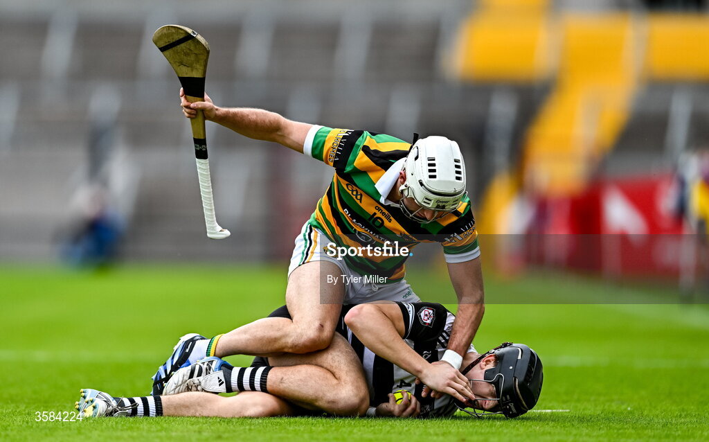 4 October 2026; Tadhg O'Leary Hayes of Midleton in action against Lee Quilligan of Glen Rovers during the Cork County Senior Club Hurling Championship semi-final match between Midleton and Glen Rovers at SuperValu Páirc Uí Chaoimh in Cork. Photo by Tyler Miller/Sportsfile