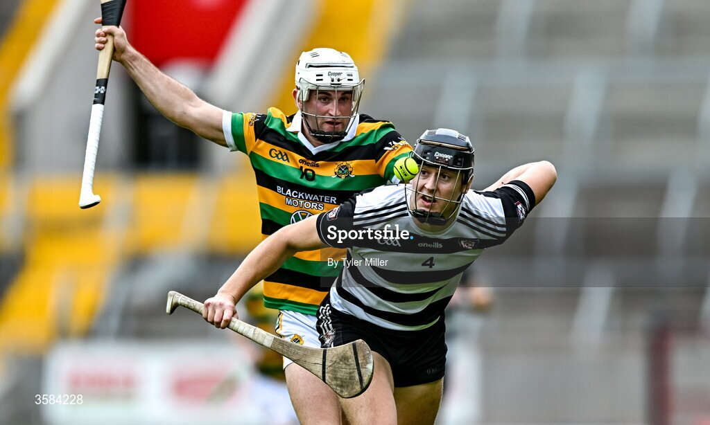 4 October 2026; Tadhg O'Leary Hayes of Midleton in action against Lee Quilligan of Glen Rovers during the Cork County Senior Club Hurling Championship semi-final match between Midleton and Glen Rovers at SuperValu Páirc Uí Chaoimh in Cork. Photo by Tyler Miller/Sportsfile