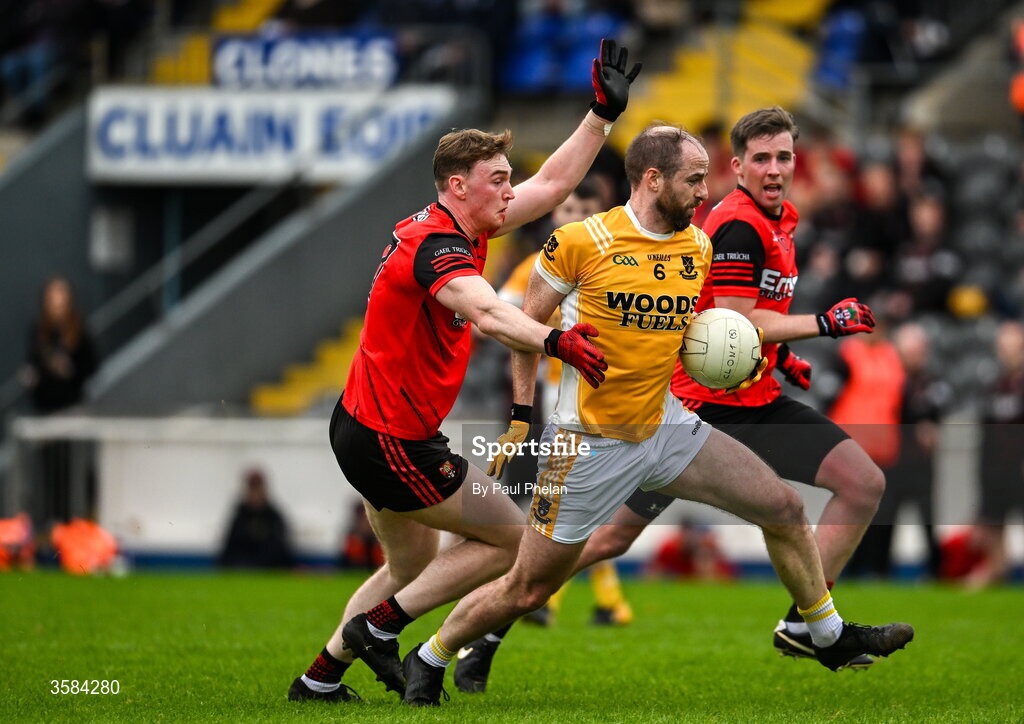 4 October 2026; Conor Boyle of Clontibret O'Neills in action against Louis Kelly of Gaeil Triucha CLG during the Monaghan County Senior Club Football Championship semi-final match between Clontibret O'Neills and Gaeil Triucha CLG at St Tiernach’s Park in Clones, Monaghan. Photo by Paul Phelan/Sportsfile
